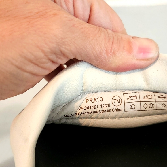 NWOT COUGAR PRATO Open toe White leather womens sandals size 7 - Picture 7 of 7